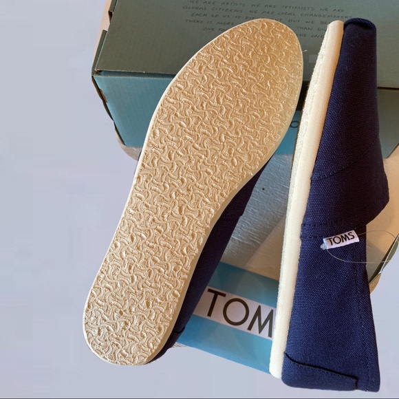 🆕TOMS Classic Loafers Sizes:  8- 8.5- 10 - Picture 8 of 12